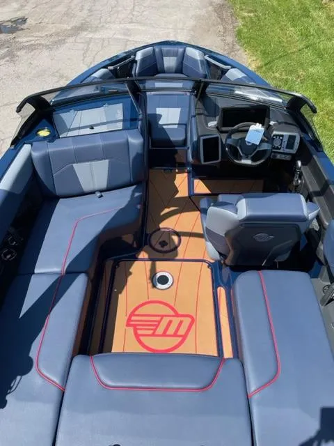 Slide: The Image of Malibu 20 VTX 2023 - 4