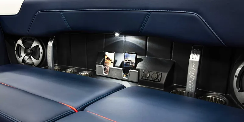 Slide: The Image of Malibu 20 VTX 2023 - 15