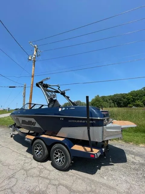 Slide: The Image of Malibu 20 VTX 2023 - 8