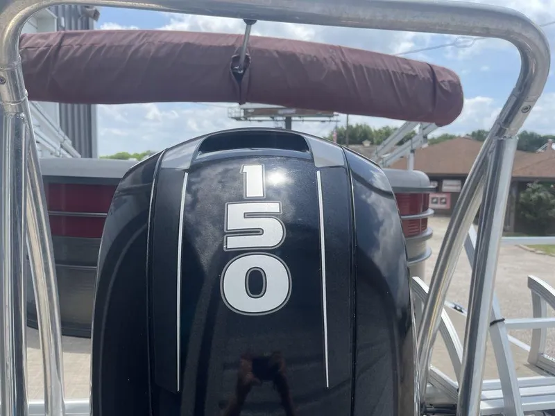 Slide: The Image of 2016 Misty Harbor Biscayne Bay CU 2285 boat with 150 HP engine. - 3