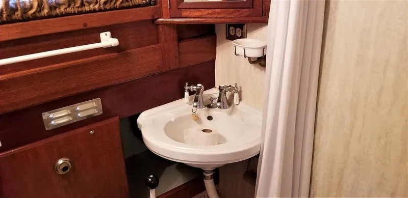 Slide: The Image of DAY HEAD - 60