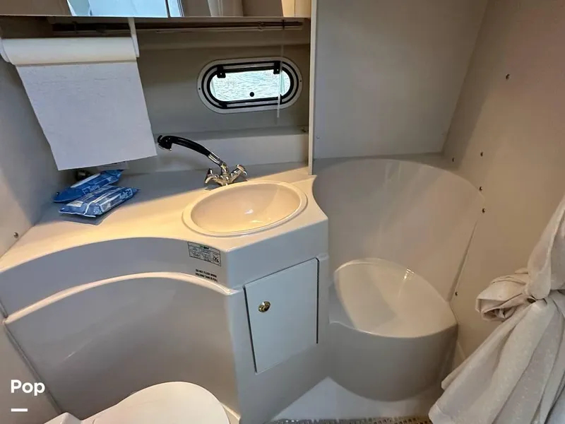 Slide: The Image of 1998 Cruisers 3375 Espirit for sale in Big Water, UT - 38