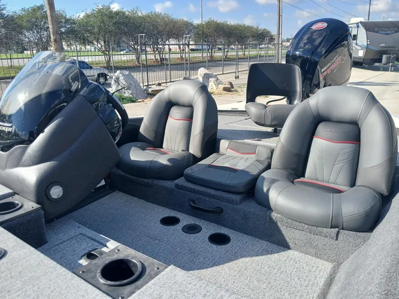 Slide: The Image of Tracker Pro Team 190 TX 2024 - 6