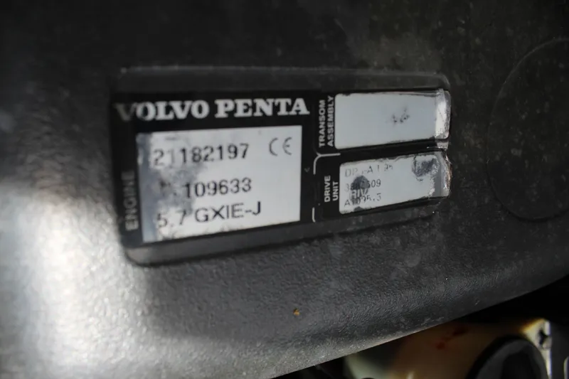 Slide: The Image of Volvo Penta engine plate on 2010 Chris-Craft Corsair 28. - 29