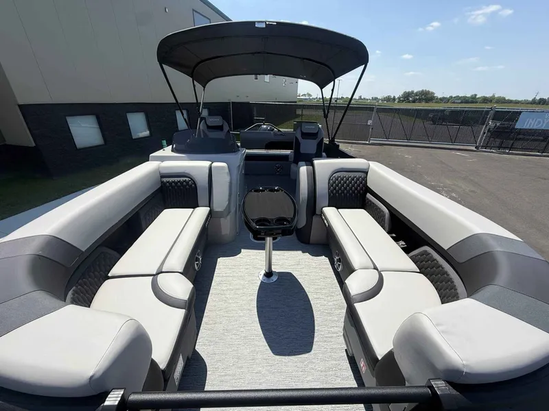 Slide: The Image of Sylvan L3 ULZ Platinum 2027 - 6