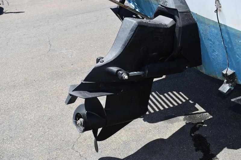 Slide: The Image of 1987 Grady-White Offshore 24 boat outboard motor and propeller. - 6