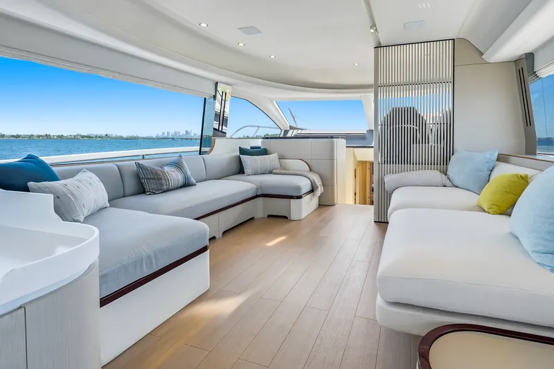 Slide: The Image of Azimut 68 FLY 2025 - 155
