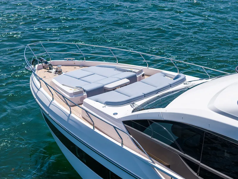 Slide: The Image of Azimut 68 FLY 2025 - 39