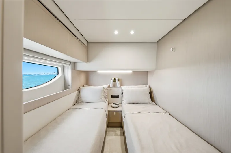 Slide: The Image of Azimut 68 FLY 2025 - 72