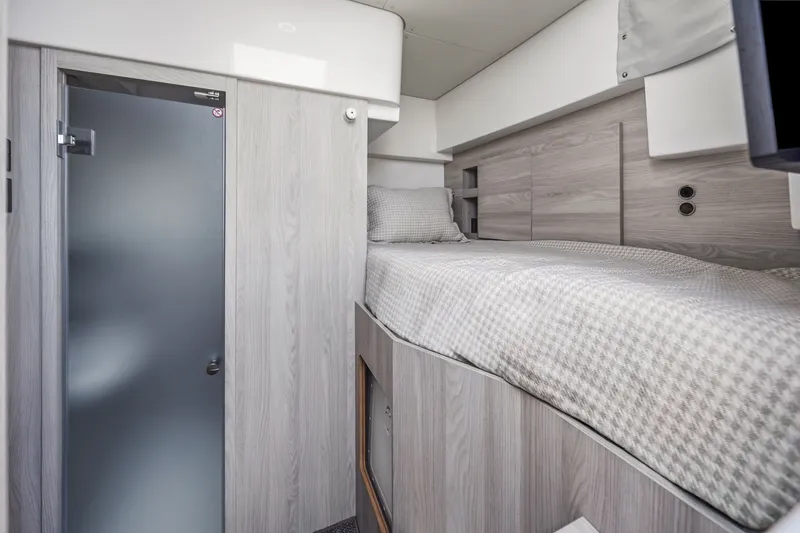 Slide: The Image of Azimut 68 FLY 2025 - 135