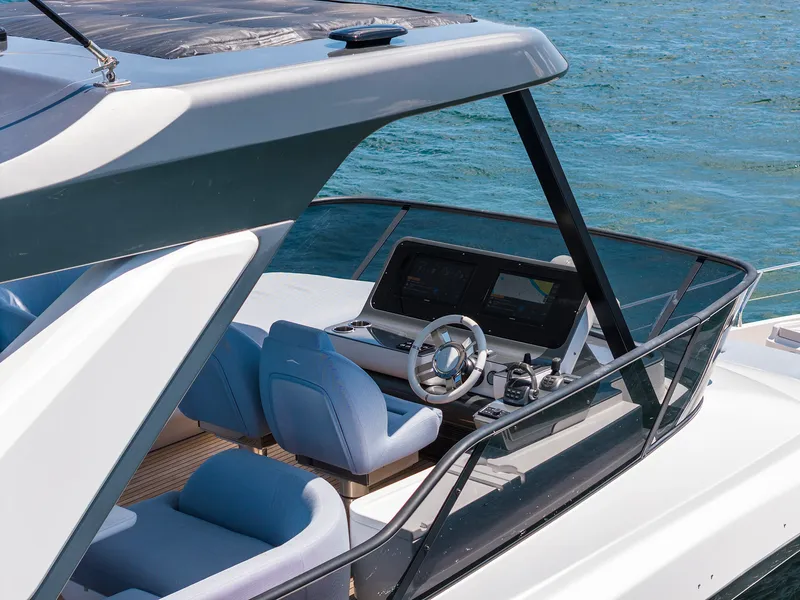 Slide: The Image of Azimut 68 FLY 2025 - 49