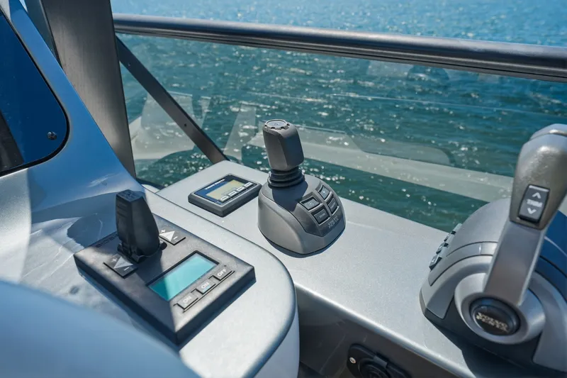Slide: The Image of Azimut 68 FLY 2025 - 114