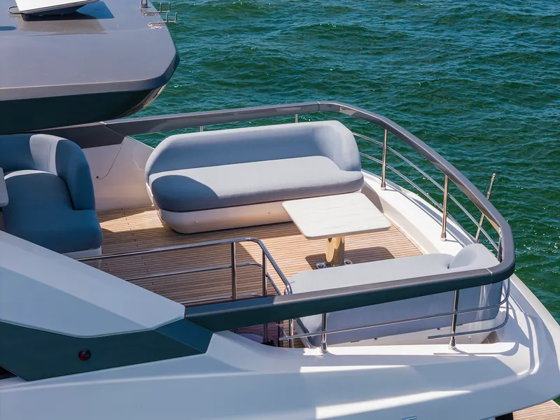Slide: The Image of Azimut 68 FLY 2025 - 45