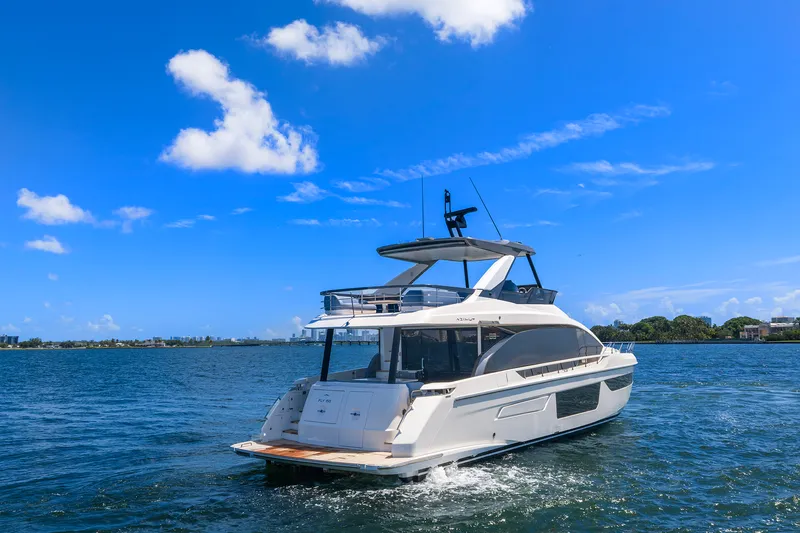 Slide: The Image of Azimut 68 FLY 2025 - 4