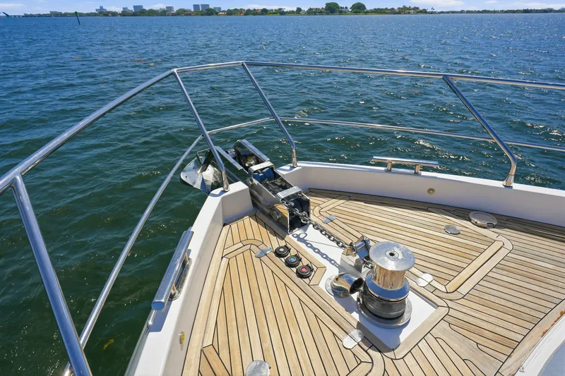Slide: The Image of Azimut 68 FLY 2025 - 89