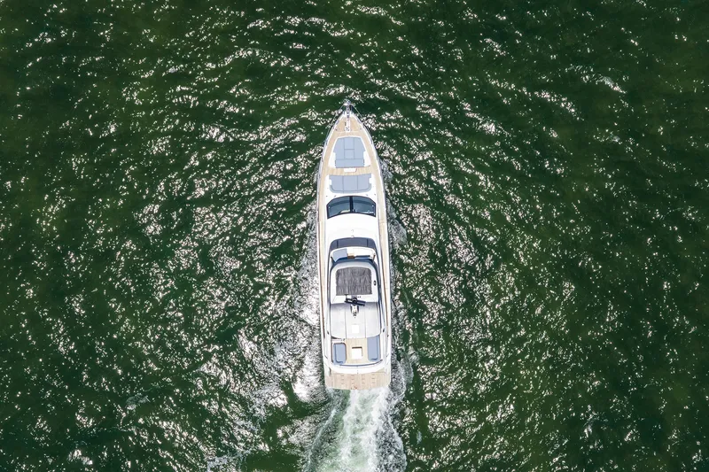 Slide: The Image of Azimut 68 FLY 2025 - 16