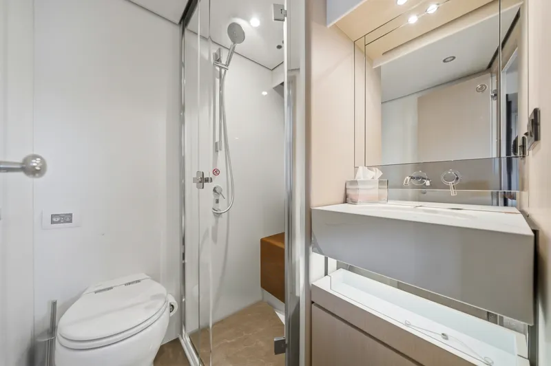 Slide: The Image of Azimut 68 FLY 2025 - 77
