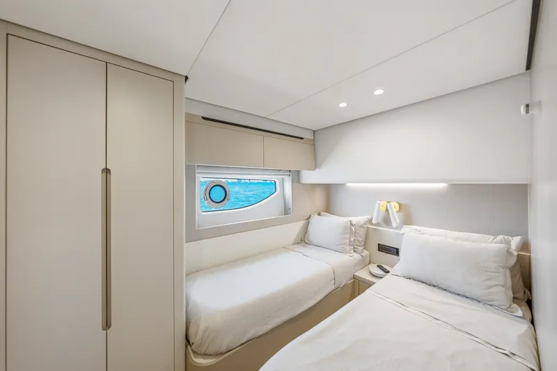 Slide: The Image of Azimut 68 FLY 2025 - 71