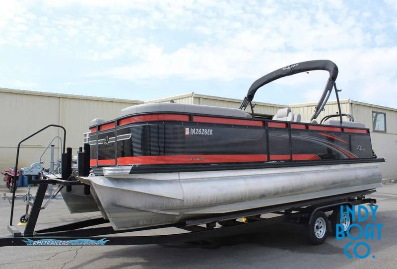 The Image of Qwest 822 RLS LTZ 2022 - 0
