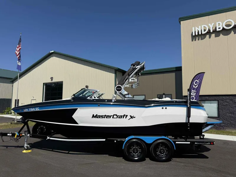 Slide: The Image of MasterCraft XStar 2019 - 3