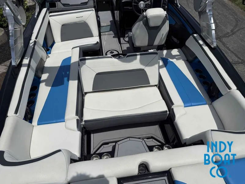 Slide: The Image of MasterCraft XStar 2019 - 5