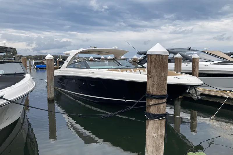 Slide: The Image of Sea Ray 400 SLX 2019 - 0