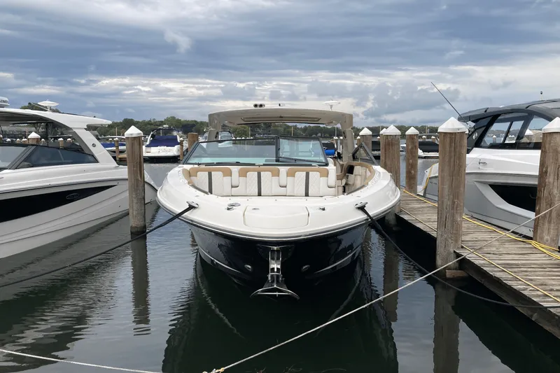Slide: The Image of Sea Ray 400 SLX 2019 - 1