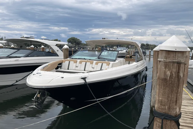 Slide: The Image of Sea Ray 400 SLX 2019 - 2