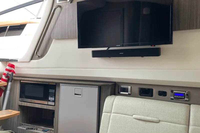 Slide: The Image of Sea Ray 400 SLX 2019 - 23