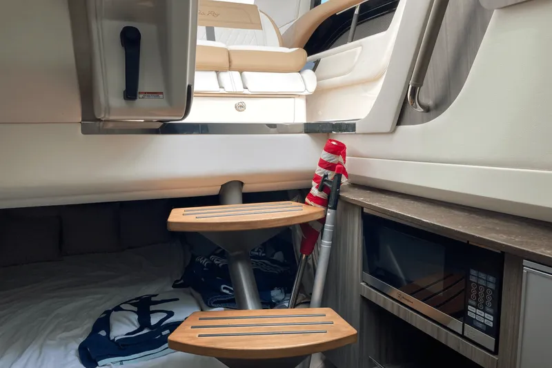 Slide: The Image of Sea Ray 400 SLX 2019 - 40