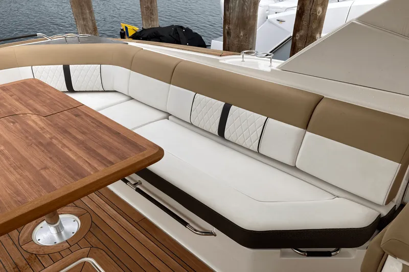 Slide: The Image of Sea Ray 400 SLX 2019 - 48