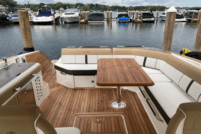 Slide: The Image of Sea Ray 400 SLX 2019 - 49