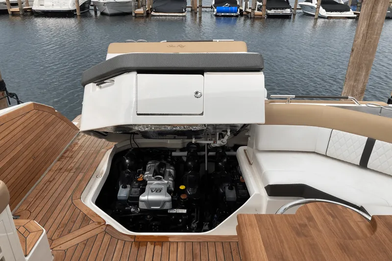 Slide: The Image of Sea Ray 400 SLX 2019 - 51