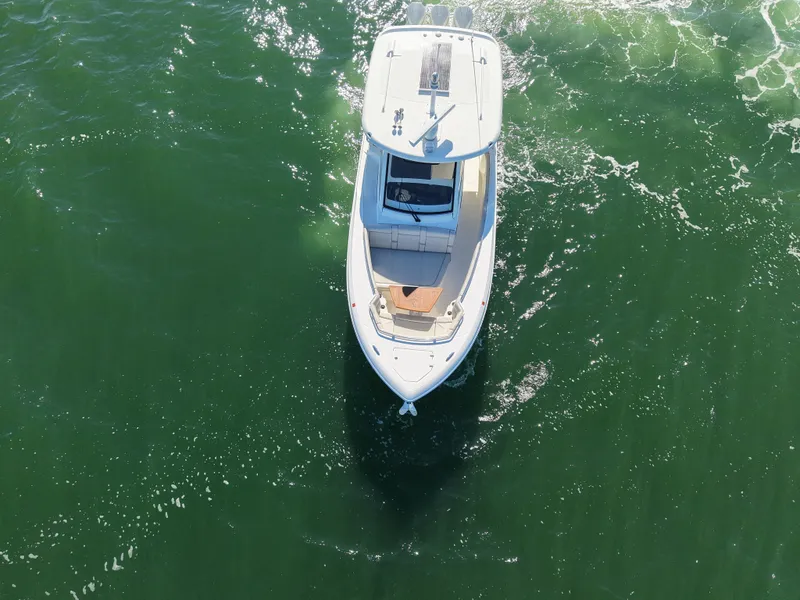 Slide: The Image of Boston Whaler 320 Vantage 2024 - 73