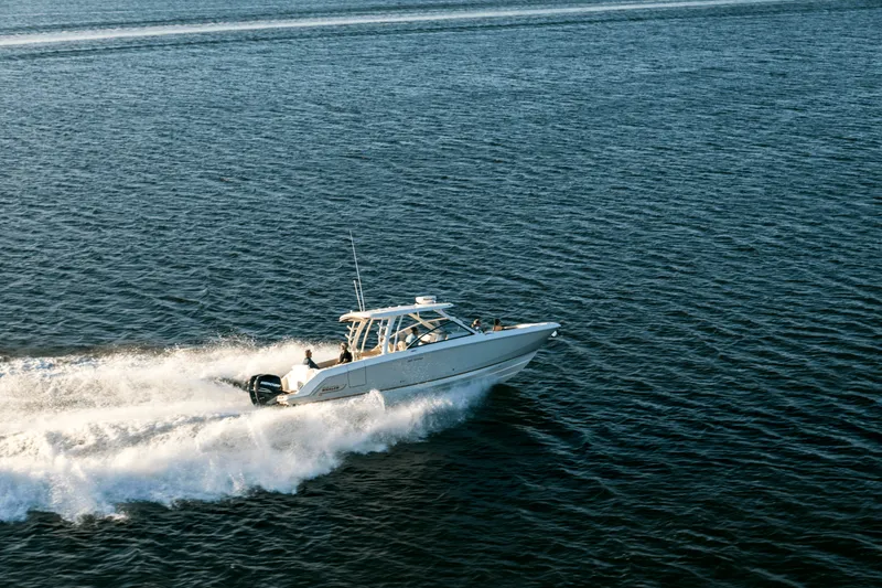 Slide: The Image of Boston Whaler 320 Vantage 2024 - 25