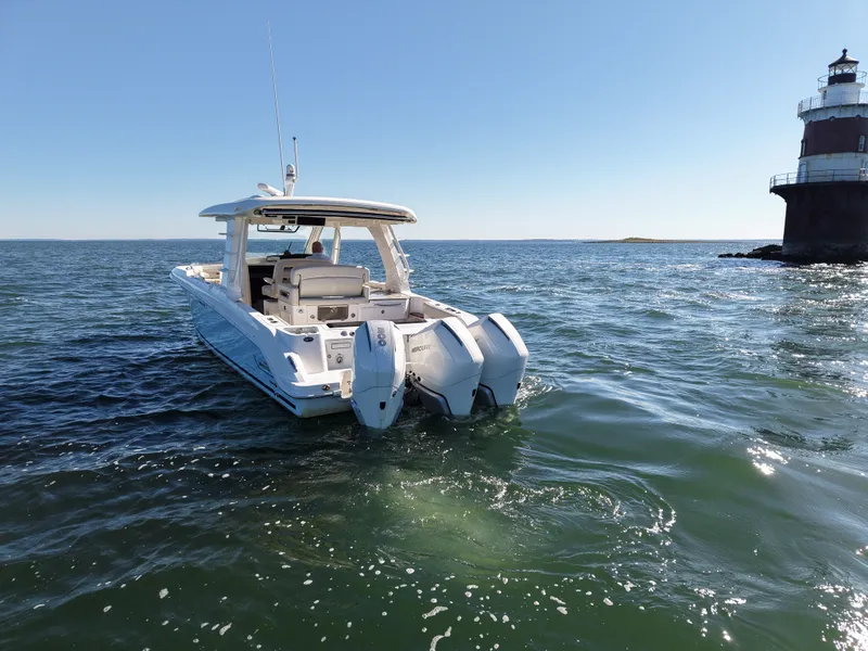 Slide: The Image of Boston Whaler 320 Vantage 2024 - 66