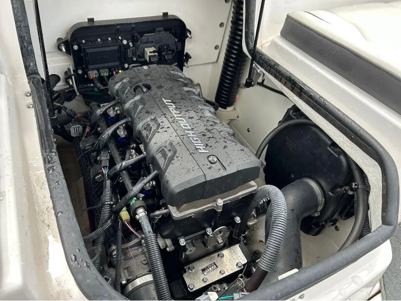Slide: The Image of Yamaha Boats AR 190 2020 engine compartment with High Output engine. - 9