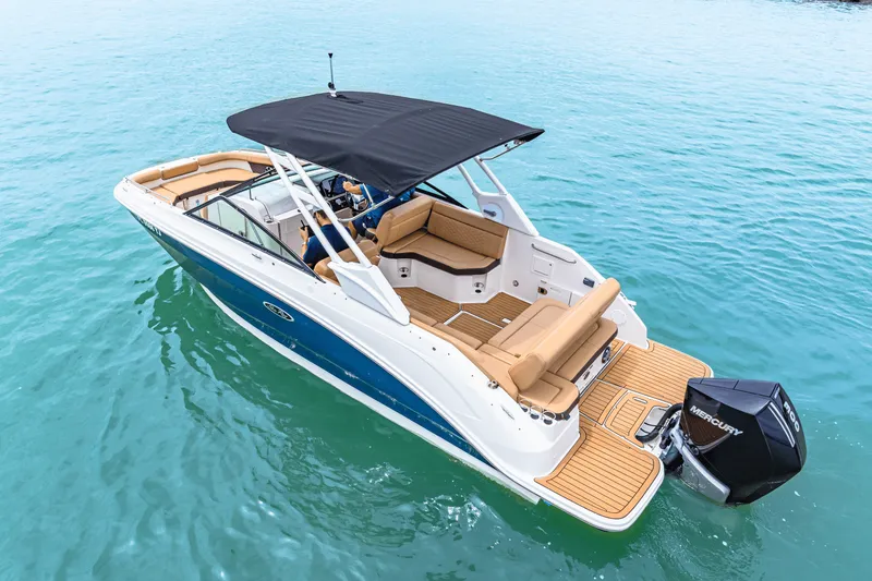 Slide: The Image of Sea Ray 250 SDX 2023 - 3