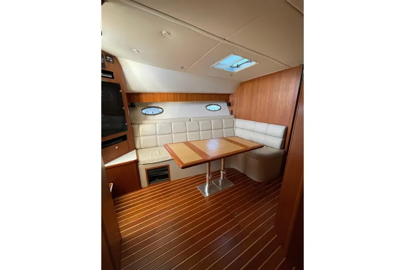 Slide: The Image of Tiara 4100 Open 2002 - 2