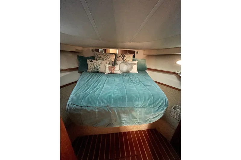 Slide: The Image of Tiara 4100 Open 2002 - 4