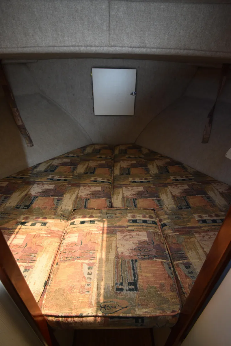 Slide: The Image of Camano 31 Trawler 2001 - 50