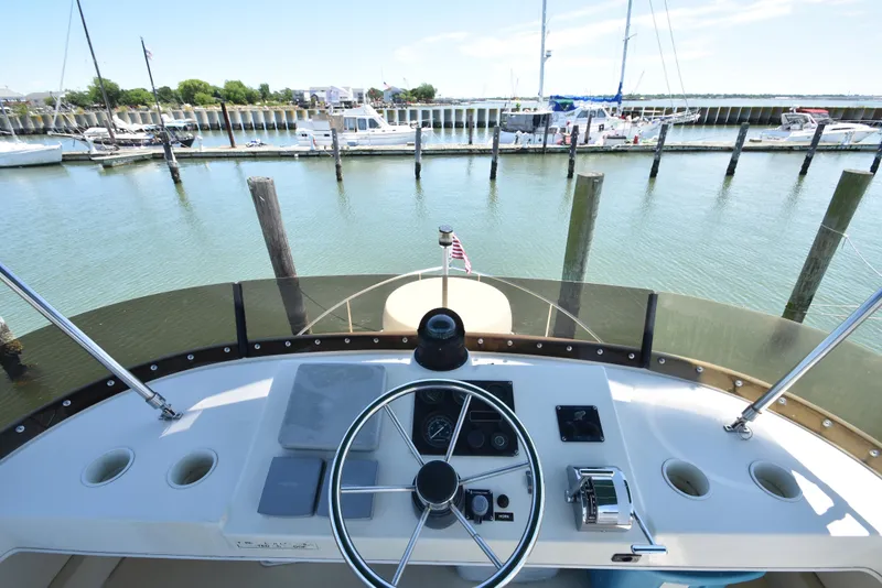 Slide: The Image of Camano 31 Trawler 2001 - 52