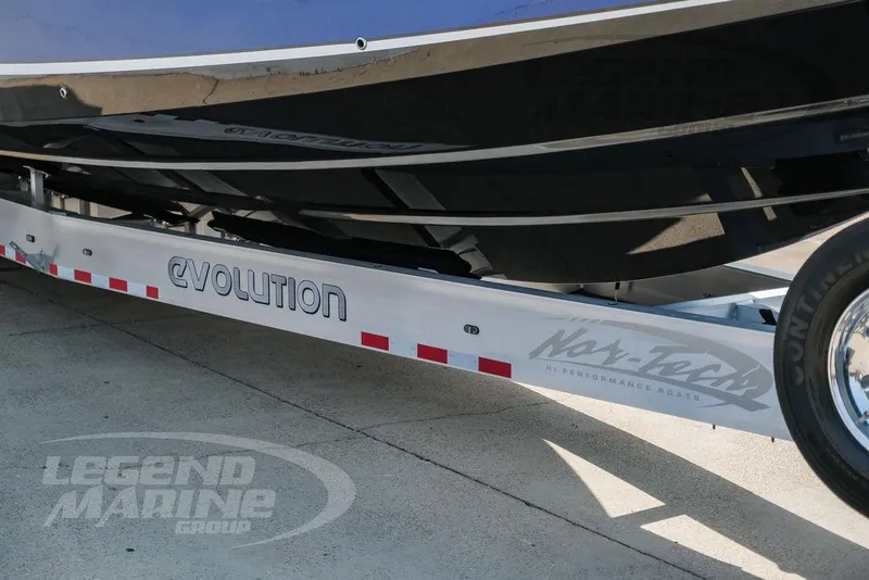 Slide: The Image of Nor-Tech 450 Sport Center Console 2026 - 61