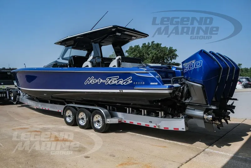 Slide: The Image of Nor-Tech 450 Sport Center Console 2026 - 9