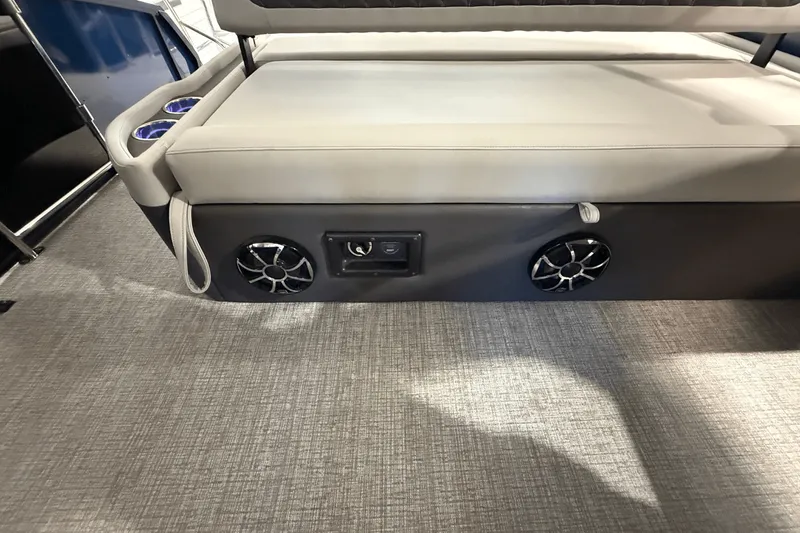 Slide: The Image of Harris Sunliner 230 2026 - 11