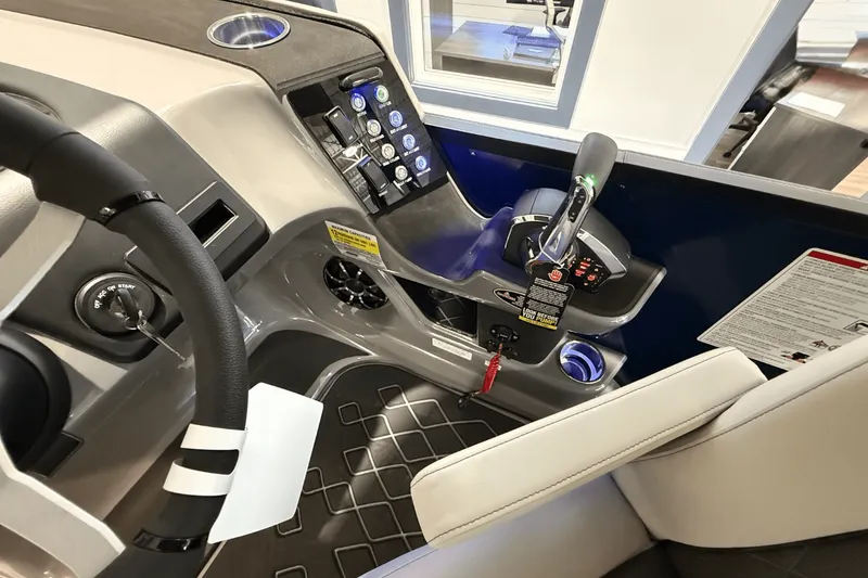 Slide: The Image of Harris Sunliner 230 2026 - 16