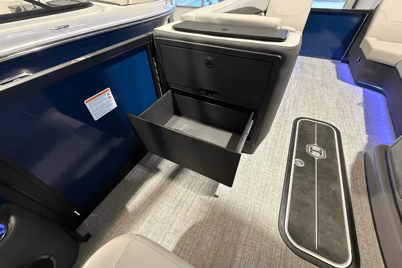 Slide: The Image of Harris Sunliner 230 2026 - 21