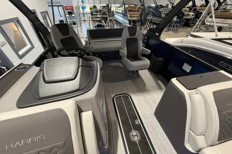 Slide: The Image of Harris Sunliner 230 2026 - 22