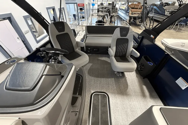 Slide: The Image of Harris Sunliner 230 2026 - 23