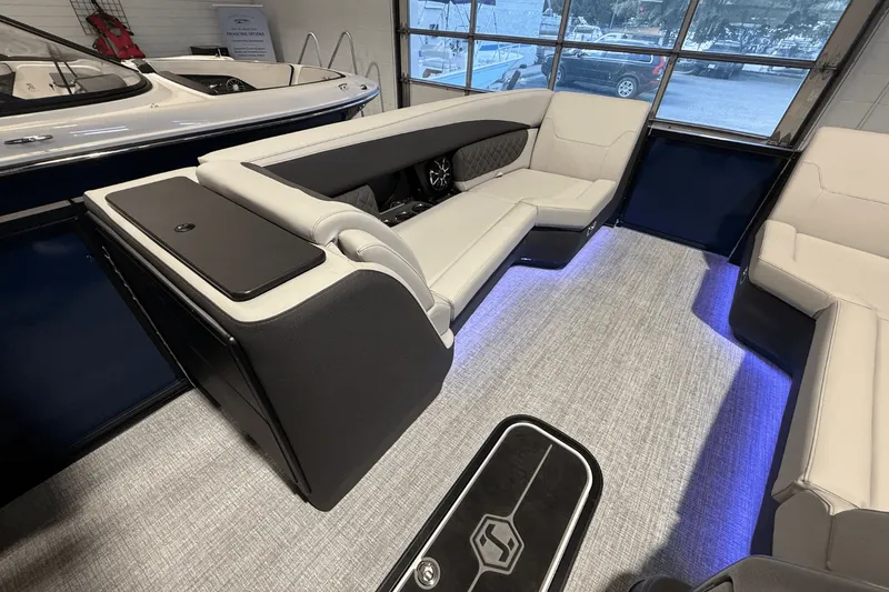 Slide: The Image of Harris Sunliner 230 2026 - 25